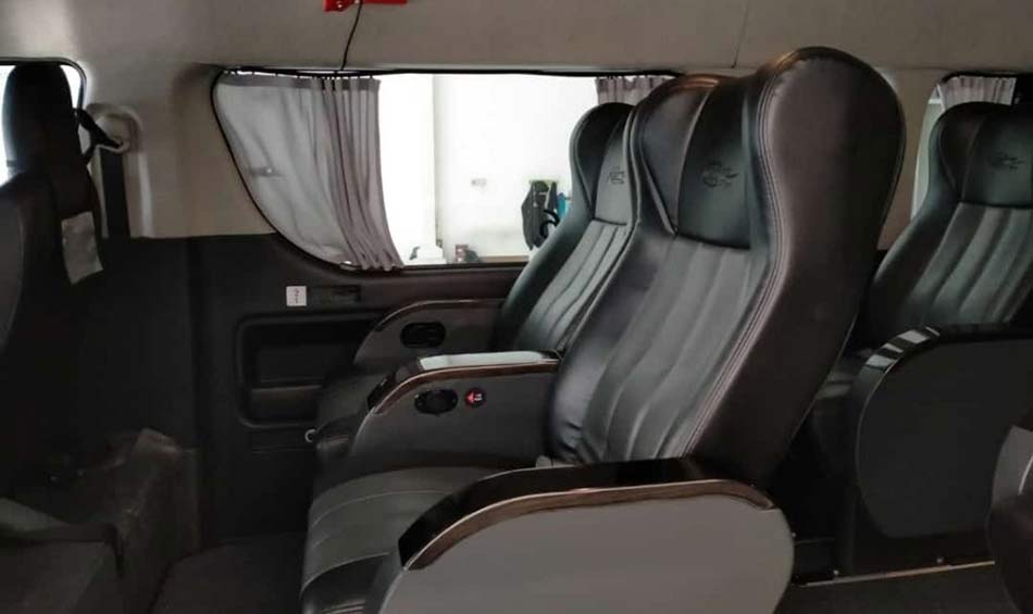 preview fasilitas travel denpasar surabaya